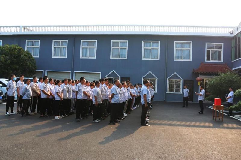 花溪科技舉行“送溫暖、獻(xiàn)愛心”捐助活動